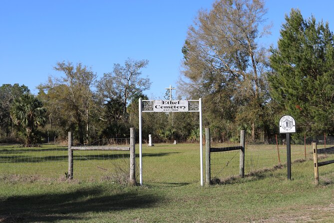 1 Hour Guided Horseback Trail Ride Rock Springs Run State Reserve - Following the dark water of Rock Springs Run