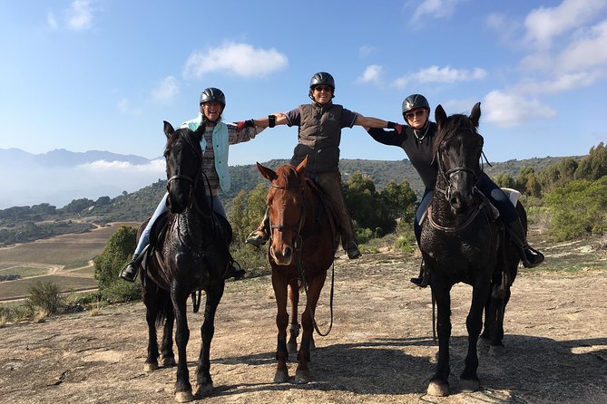 1h30m – Horse Trail - Along the river and back to the estate