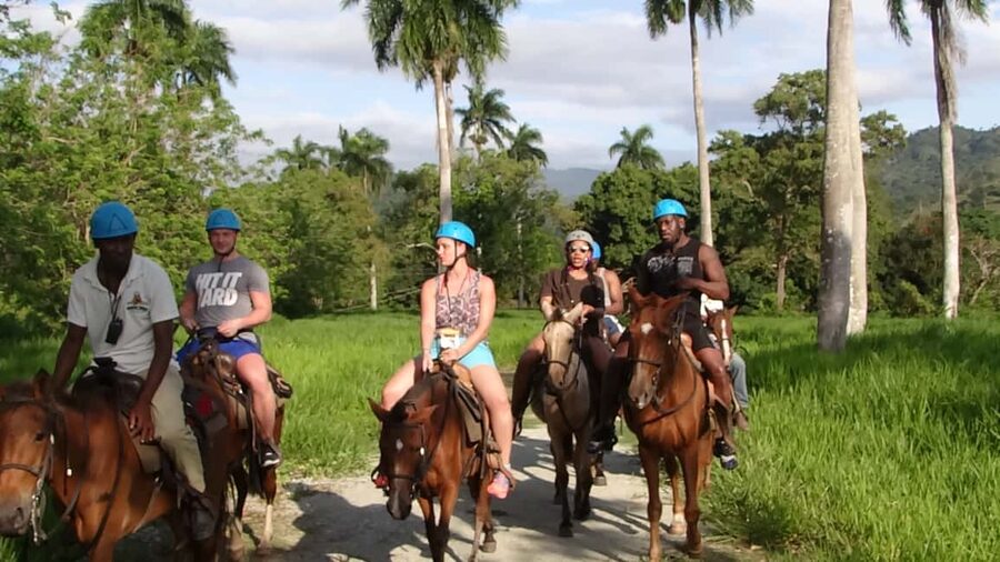 27 Waterfalls: Zip 'n Splash Adventure with Horse Ride - Who will enjoy this seven-hour combination tour