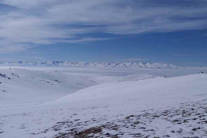 3 days horse back riding to Song-Kul lake whole year round - Starting in Kyzart with lunch and a local horse