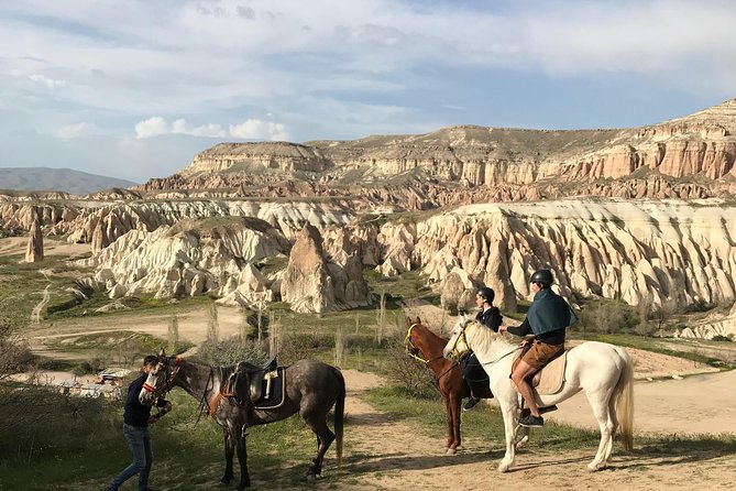 4-Hour-Horsebackriding-Tour through Cappadocia - Price, value, and who should book