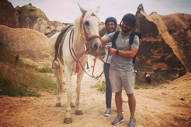 4-Hour-Horsebackriding-Tour through Cappadocia - Starting at 10:00 am in Goreme
