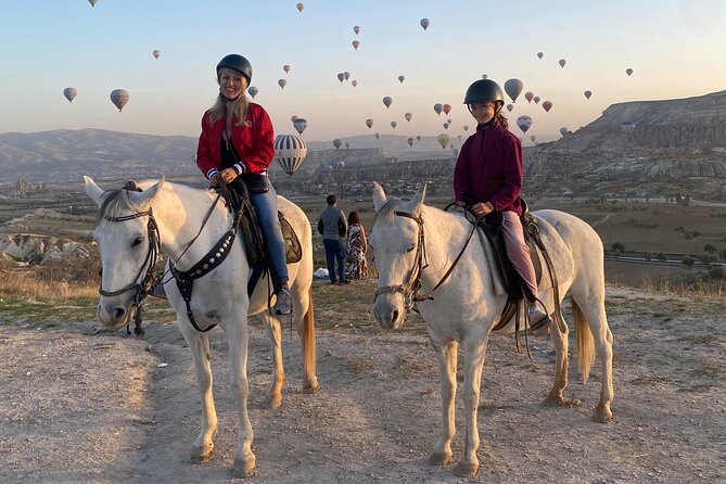 Adventure in Cappadocia Horse Riding Sunset ,Daytime - What makes this good for first-time riders