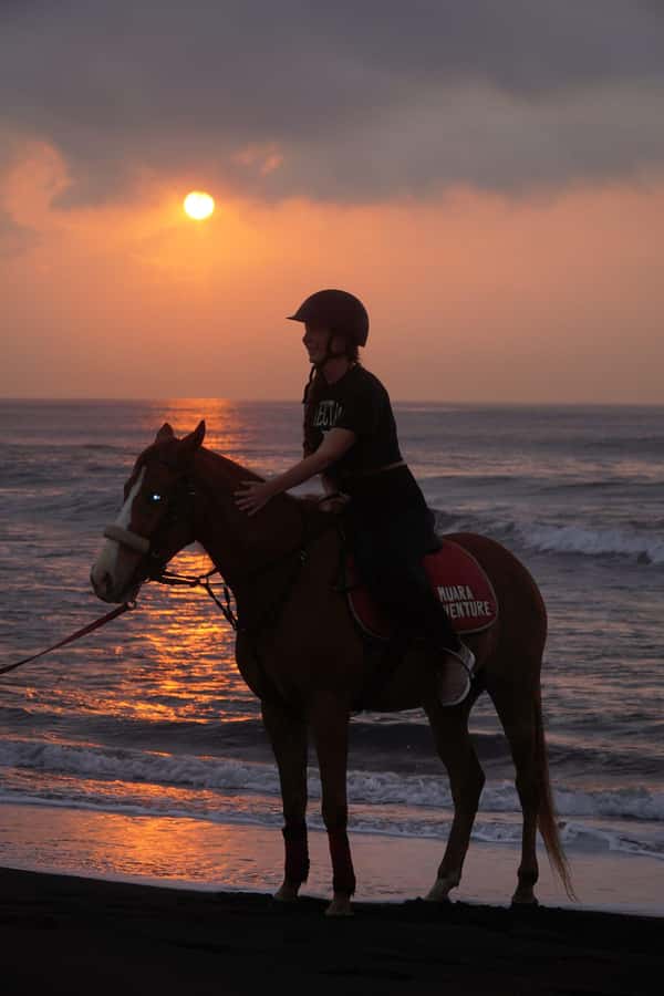 Bali: Horse Riding Sanur Beach Experience with Transport - Picking the best time of day