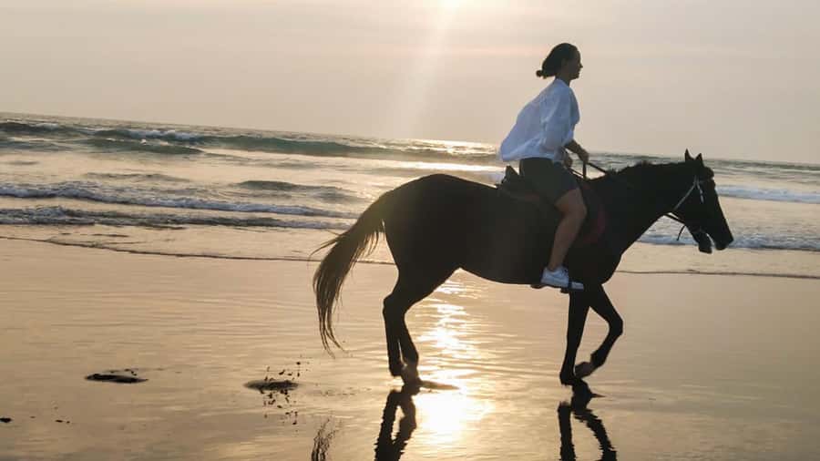 Bali: Horse Riding Tour on Seminyak Beach Include Transport - Choosing between 30 minutes and one hour
