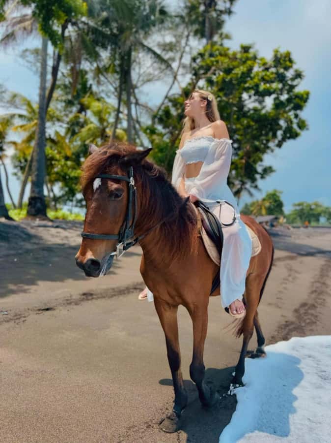 Bali: Horseback Tour Through Saba Beach and Local Temples. - Saba Beach offers a quieter horseback ride