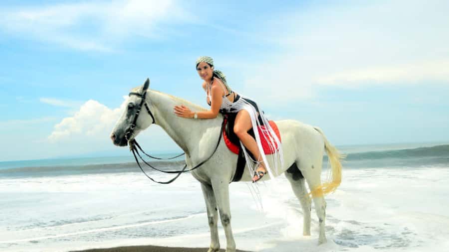 Bali: Sanur Horse Riding for Beginner Experience - Why the guide makes the difference