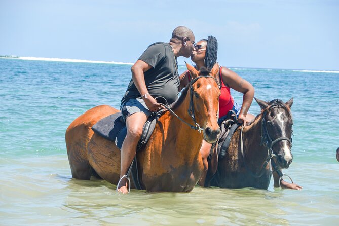 Bamboo Rafting and horseback - The guides shape the whole day