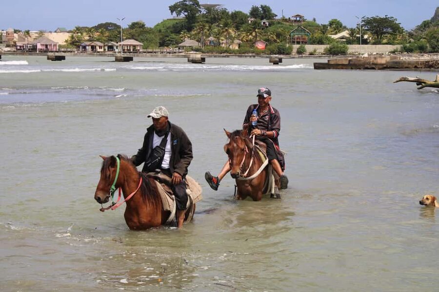 Beach horse back riding with countryside - Who will enjoy this excursion most