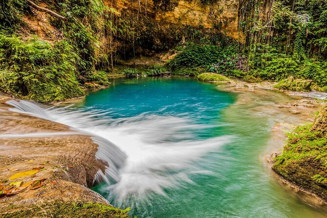 Blue Hole and Horse back riding - Guides who shape the day