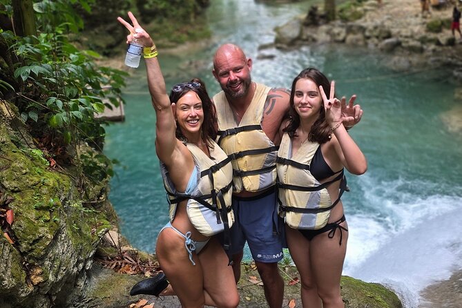Blue Hole and Horse Riding with Swim Ocho Rios - Ray and the guide service