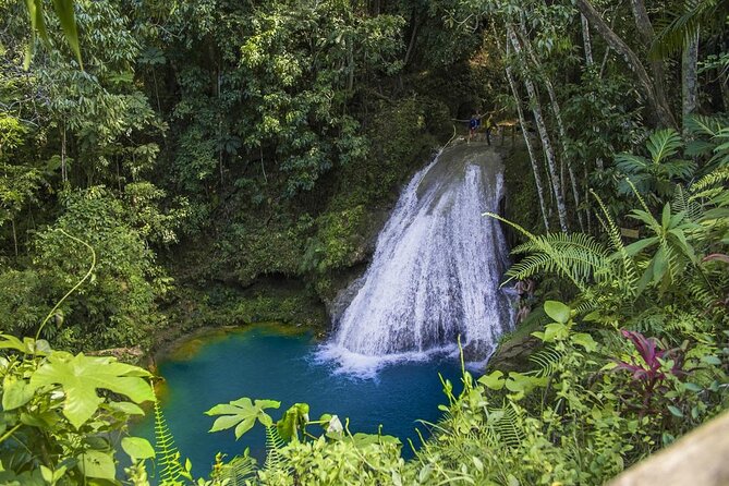 Blue Hole And Horseback riding - What makes the Blue Hole different