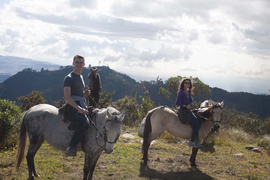 Bogota: Horseback Riding Tour - One hour through forests, streams, and high Andean country