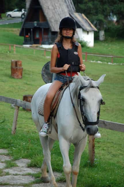Brașov: Horseback Riding Experience - Leaving Brașov for the riding grounds