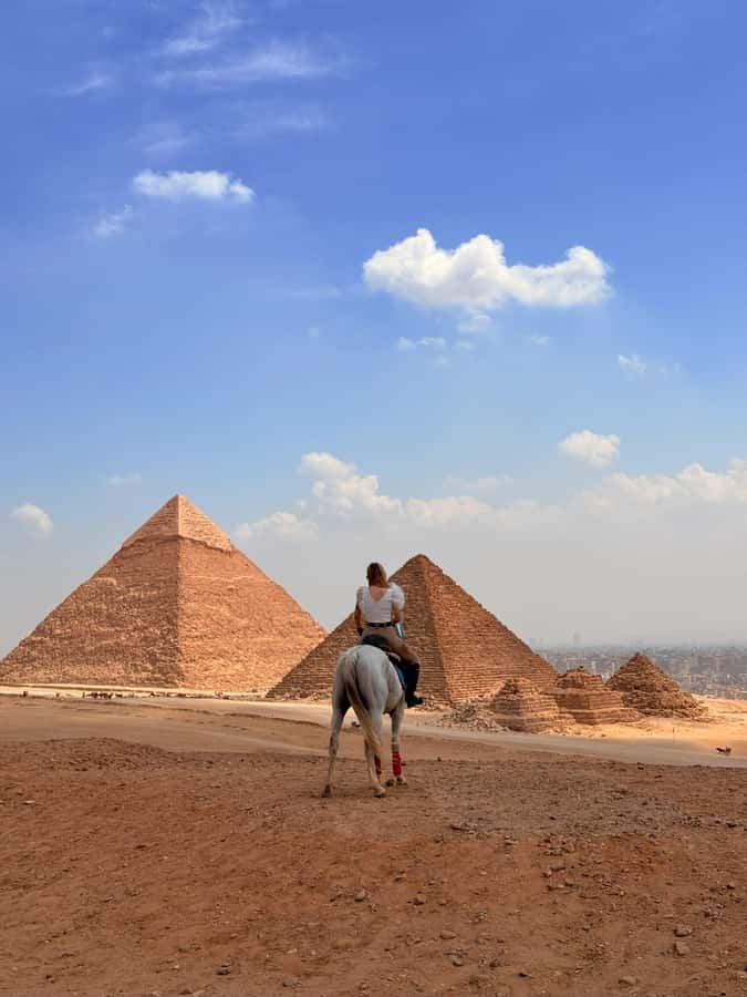 Cairo: Horse Riding tour at Pyramids of Giza - Meeting Mahmoud and choosing the right horse