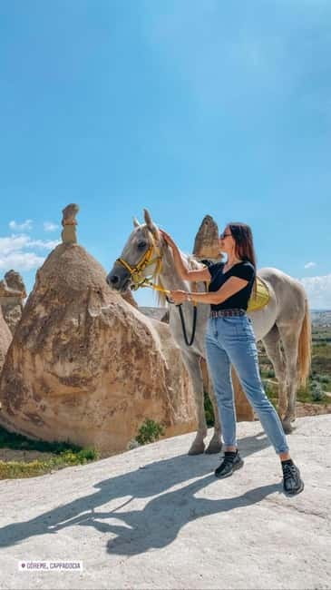 Cappadocia: Fascinating Horse Tour in Göreme Valleys - Scenic stops, sunset light, and phone photography
