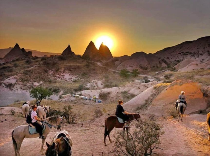 Cappadocia: Horse Riding Tour Sunset or Day Time with Pickup - Who should book this horseback route