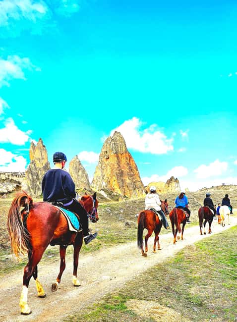 Cappadocia Sunrise & Sunset Horse Tour with Photography - Guides, horses, and how safe it feels