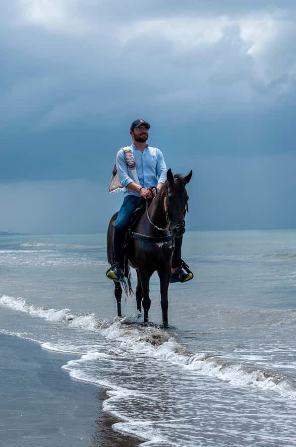 Cartagena: Beach Horse Ride and Colombian Equestrian Culture - Small-Group Attention and Bilingual Guidance