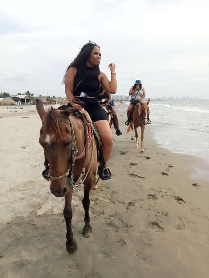 Cartagena: Horse Riding on the Beach with Photos and Lunch - Horses, safety, and riding ability