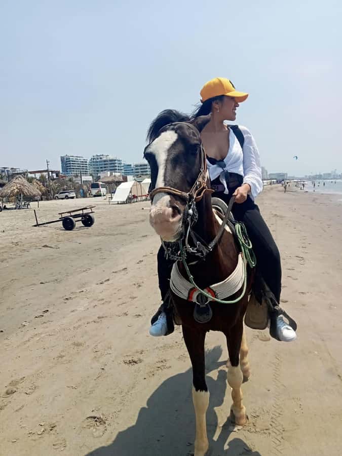 Cartagena: Horse riding on the beaches of Cartagena & PHOTOS - The real value of a $23 ride