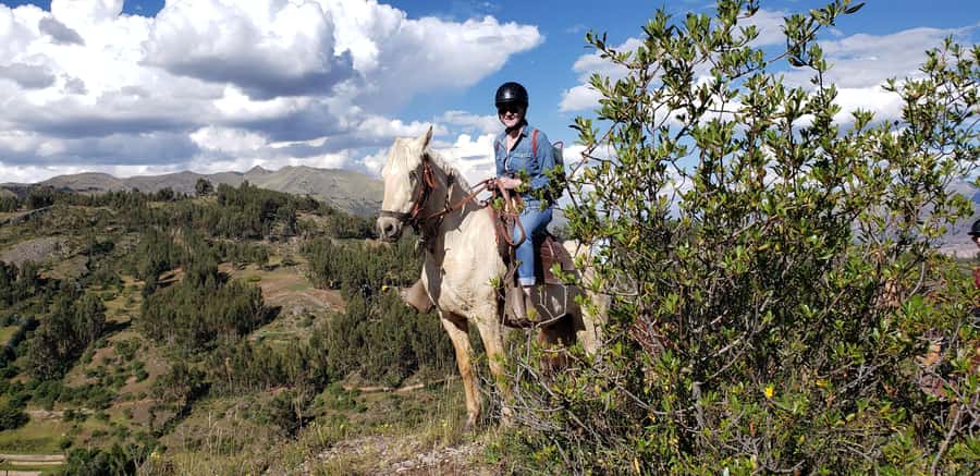 Cusco: Sacsayhuaman Guided Tour and 1-Hour Horseback Ride - Sacsayhuaman and the stones above Cusco