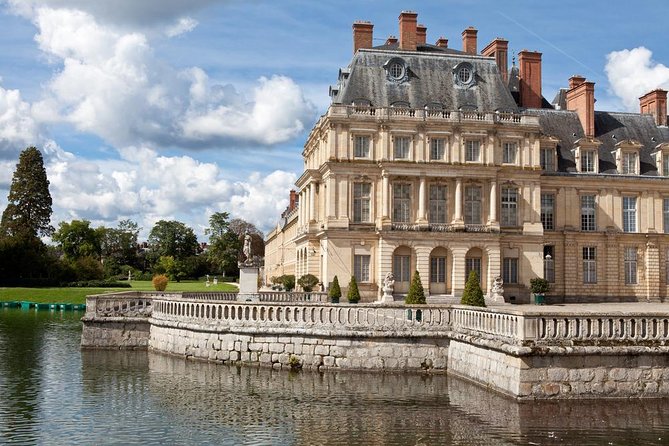 Day Trip to Fontainebleau : Horse Riding, Gastronomy and Castle - Key details at a glance