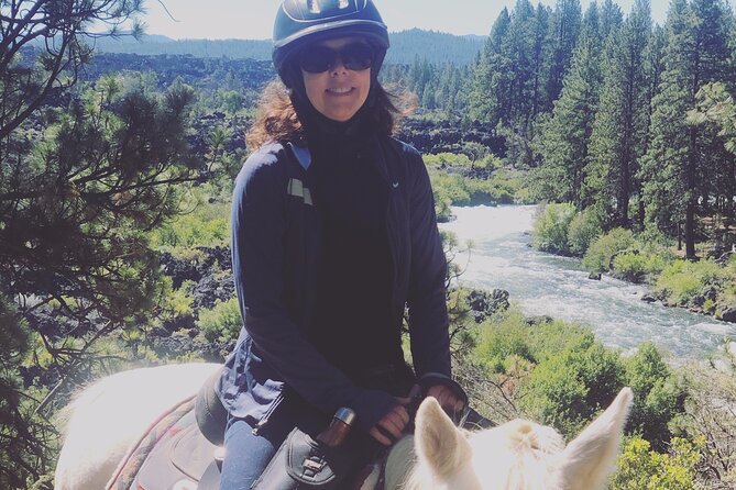 Deschutes River Horse Ride - The first hour along the river