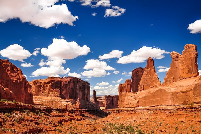 Discover The Best Of Moab In A Day: Arches Canyonlands Dead Horse - Arches National Park from Park Avenue to Balanced Rock