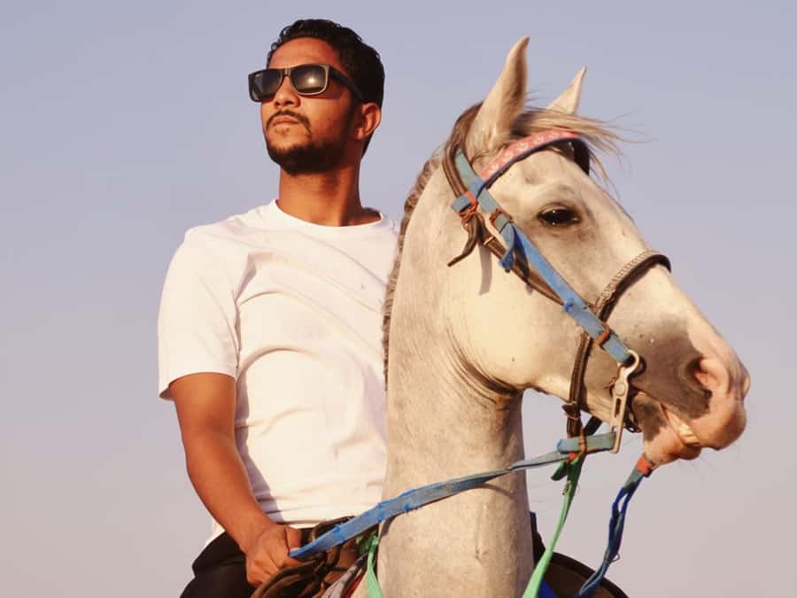El Gouna: Desert & Sea Horse Riding With Swimming Optional - Meeting your horse and learning the basics