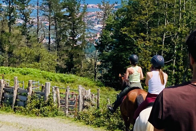 Explore Scenic Mountains and Horseback Riding - What to wear for the riding portion