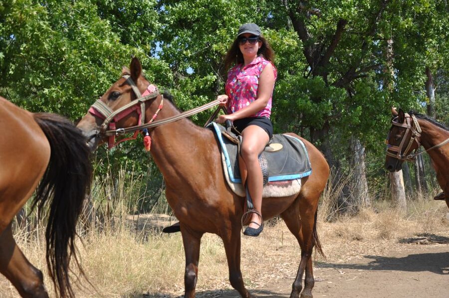 From Bodrum/Gümbet: Guided Horseback Riding Expereince - Safety gear and the beginner lesson