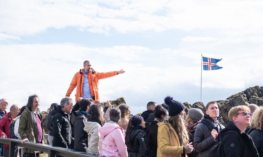 From Reykjavík: Full-day Golden Circle & Horse Riding Tour - Geysir, the stop that keeps moving