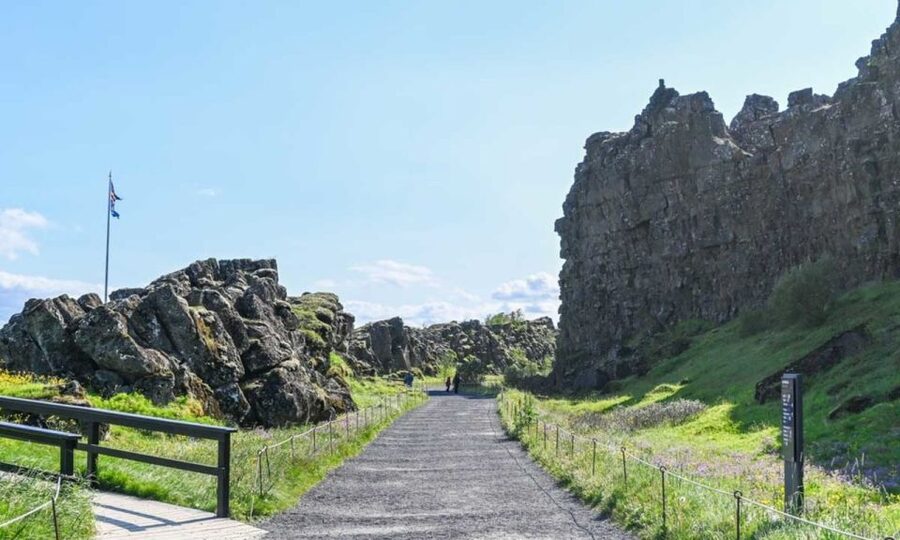 From Reykjavík: Full-day Golden Circle & Horse Riding Tour - What happens between the stops?