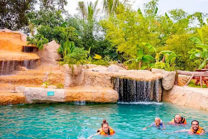 Full Dominican Adventure: Zipline, ATV Buggie, Horseback & Safari - Dominican lunch between the action