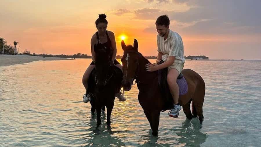 Gili Meno: 1-Hour Beginner Horse Riding Experience - Along the soft sand beside the sea