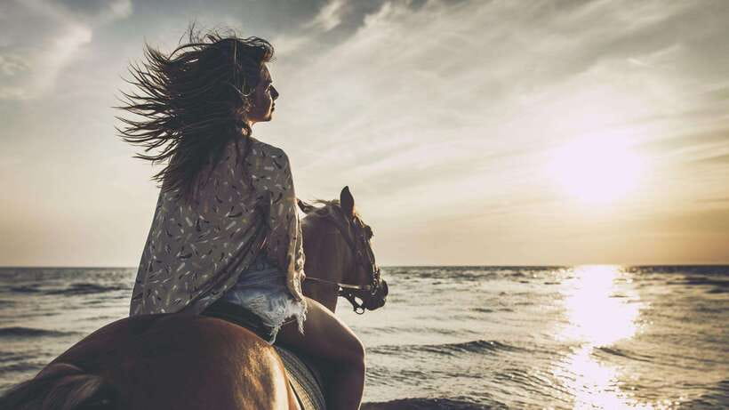 Gili Trawangan: Beach Horseback Riding with Pickup Hotel - Key points to know before booking
