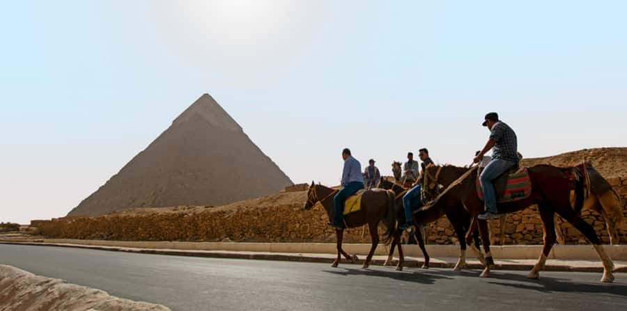 Giza: Arabian Horse Tour Around the Giza Pyramids - What the Pyramids Look Like From Horseback