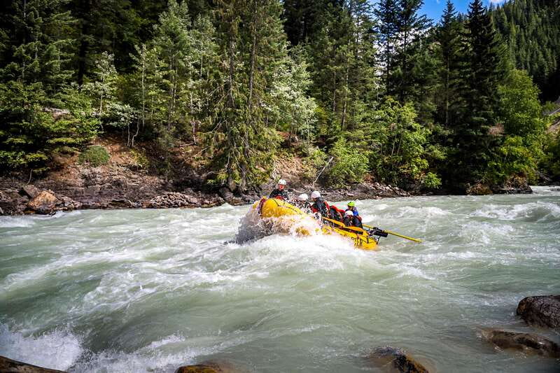 Golden, BC: Kicking Horse River Whitewater Raft Experience - What the $103 price includes