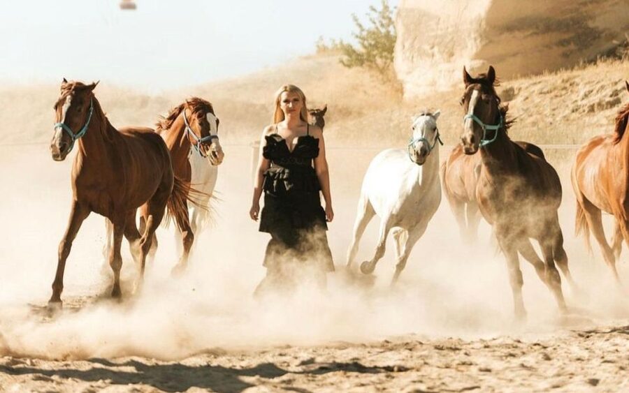 Goreme: Cappadocia Horse Riding Tour with Transfers - From Göreme hotel to Doğa Binicilik Merkezi