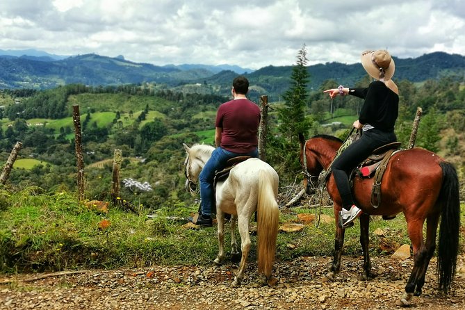 Guatape & Horse Ride & El Peñol Rock & Quaint Town From Medellin - Choosing the right horse ride for your group