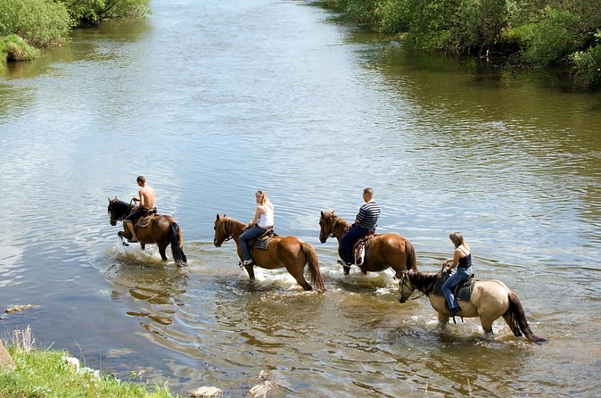 Guided Horseback Tour only 30 mins from Sedona. - What the Guides Add