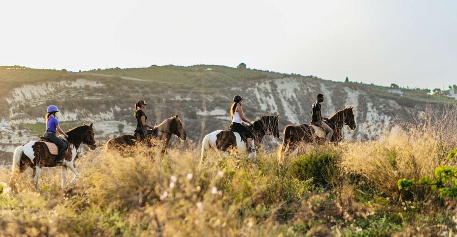 Heraklion: Horse Ride in the Cretan Mountains - The scenic stop, orange juice, and photo time