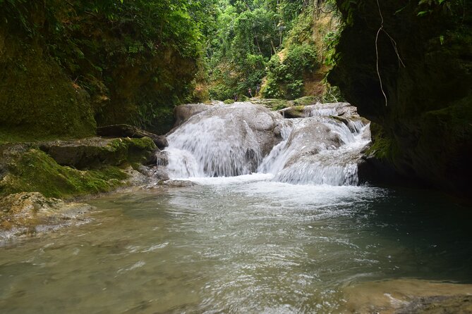 Horse Back Riding and Blue Hole From Montego Bay - What the private vehicle changes