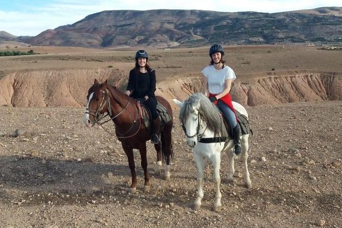 Horse back riding near Agafay desert and 2 Atlas Mountain valleys discovery - Why the seven-person limit matters