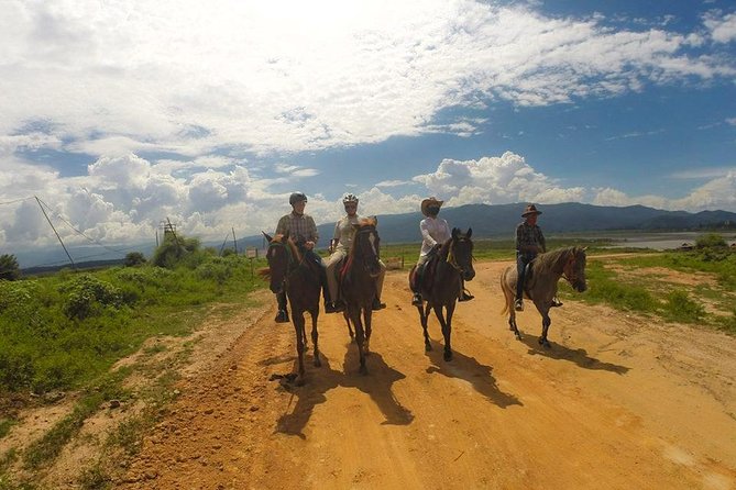 Horse Lesson+Riding+Wat Tonkwen wooden temple.Chiangmai - Wat Ton Kwen and Its Carved Wooden Details