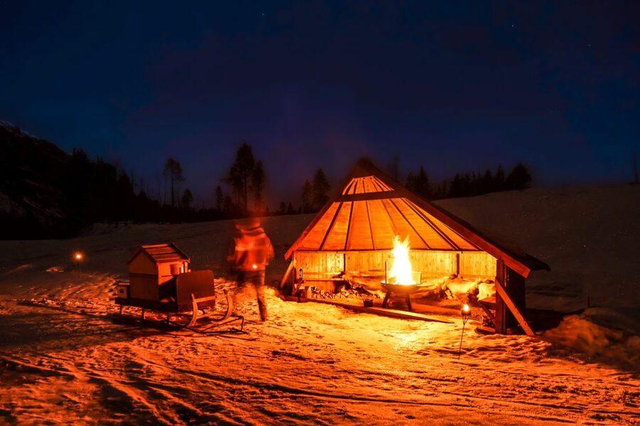 Horse riding and dining experience - The shelter stop and three-course dinner