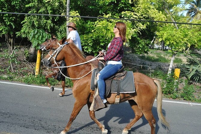 Horse Riding Experience through El Limon Beach - What the $150 price means