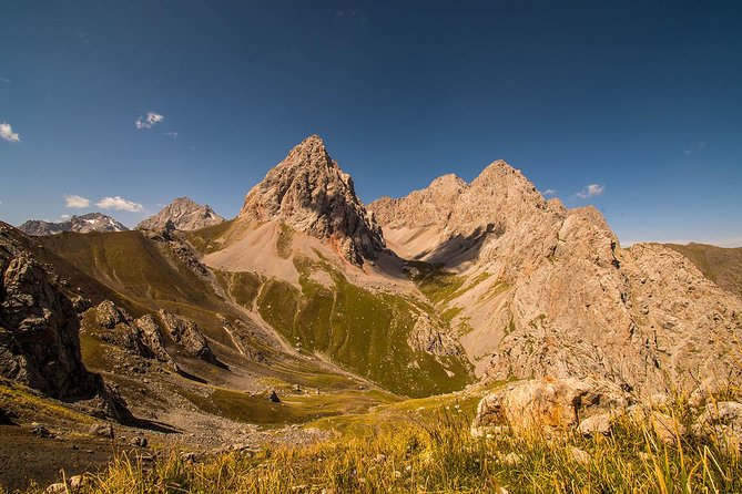 Horse riding in Kyrgyzstan, Truly Nomadic Land - Riding into the Alay Mountains from Osh