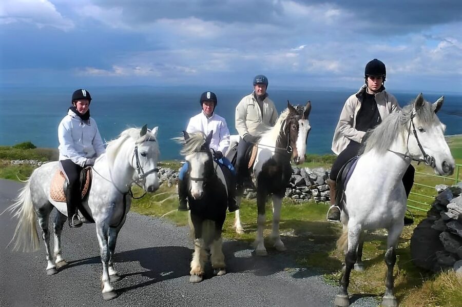 Horse riding the mountain trail. Clare. Guided, 2 hours - Riding from Doolin into the Burren